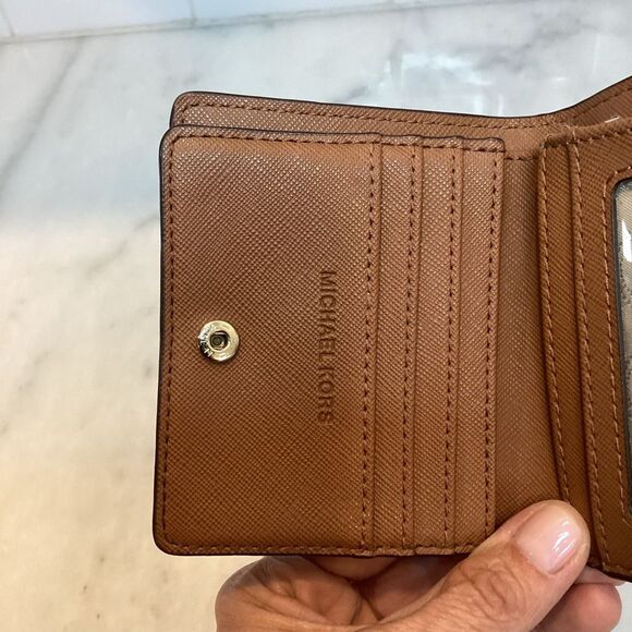 Michael Michael Kors Signature Print Jet Set Travel Flap Card Holder - Picture 13 of 15